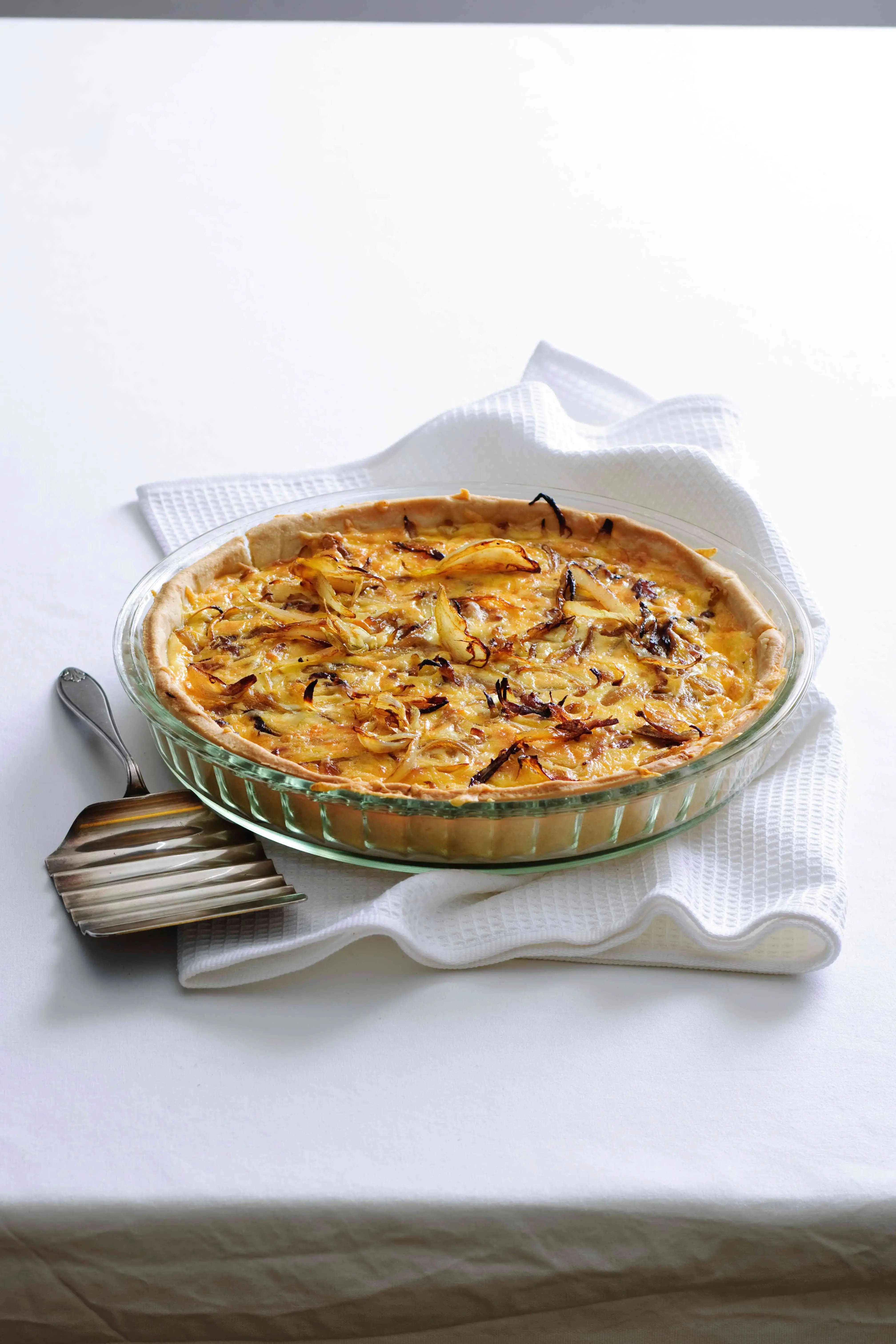 Cibulový quiche se sýrem