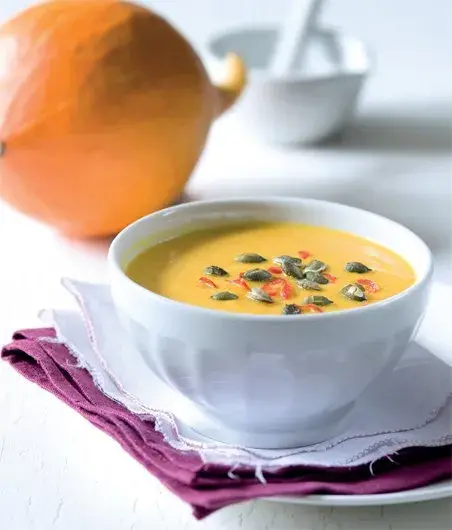 Dýňová polévka s chilli papričkou