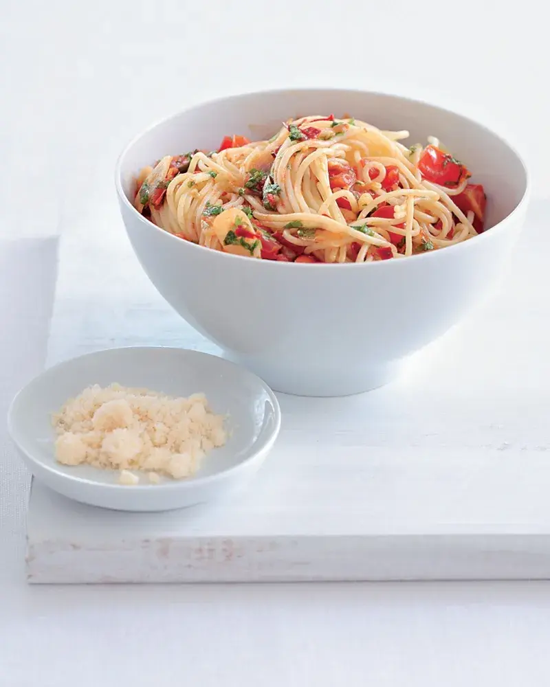 Špagety aglio e olio s česnekem a chilli