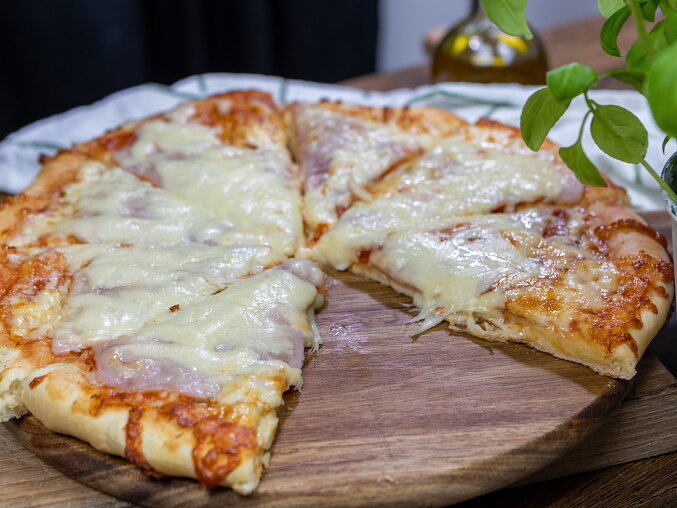 Domácí těsto na pizzu