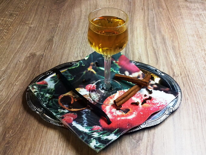 Doma připravená becherovka