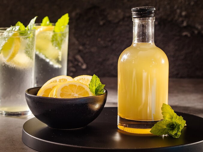 Domácí meduňkový sirup